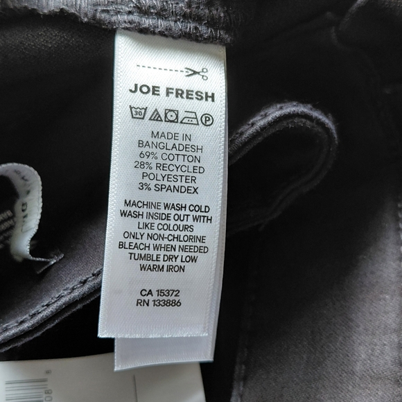 Joe Fresh Women's Black Jeggings - Picture 7 of 8